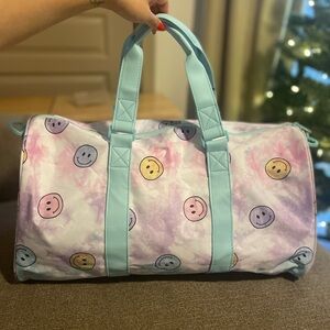 No Boundaries Women’s Barrel Weekender Duffle Bag-Tie dye- Smiley Face.
